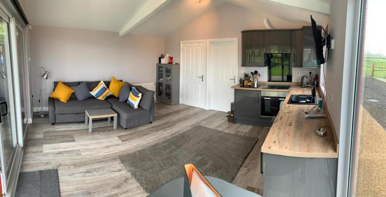 Deerfin Rentals Private Chalet With Hot Tub Ballymena Exteriör bild