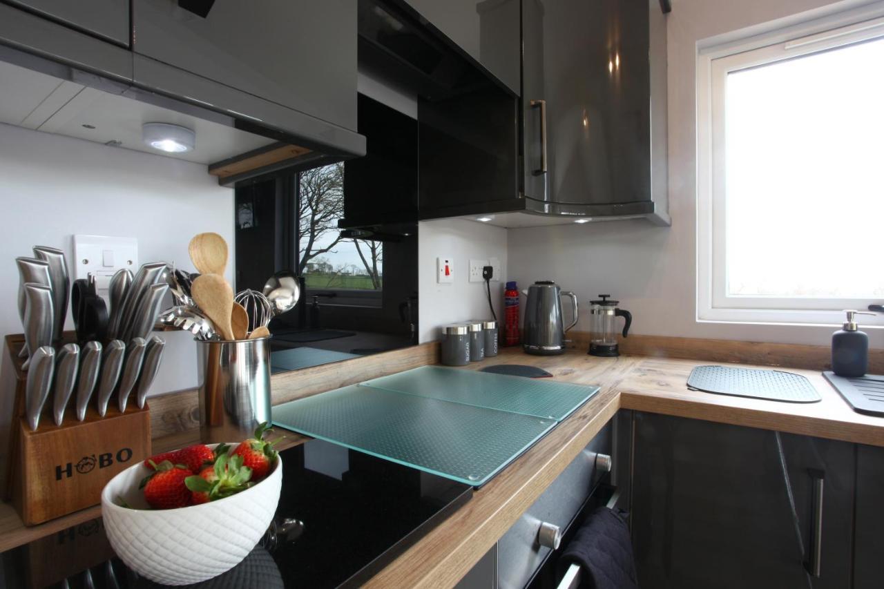 Deerfin Rentals Private Chalet With Hot Tub Ballymena Exteriör bild