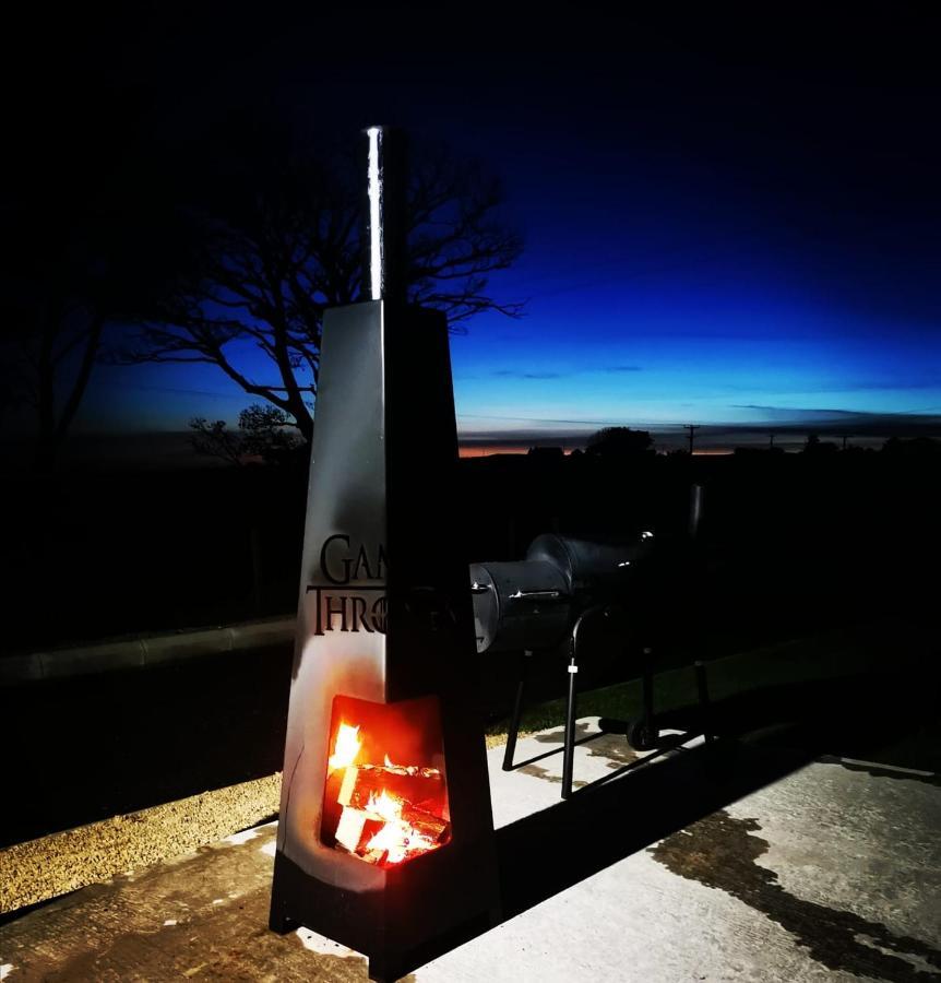 Deerfin Rentals Private Chalet With Hot Tub Ballymena Exteriör bild